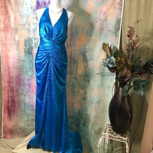📌 Xcite Marvelous Prom - Pageant Ball Formal Dress with Beading and Train